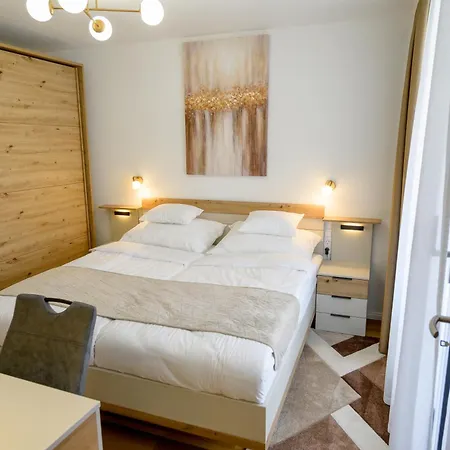 شقة Czako Luxury Residence 8 - Breakfast & Free Private Parking *