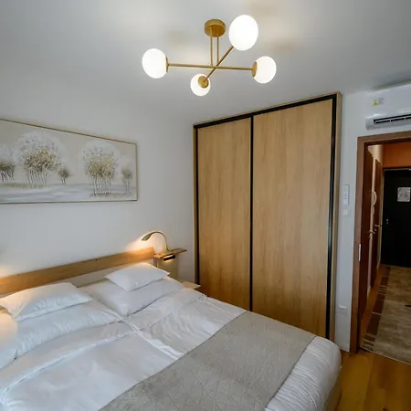 Czako Luxury 8