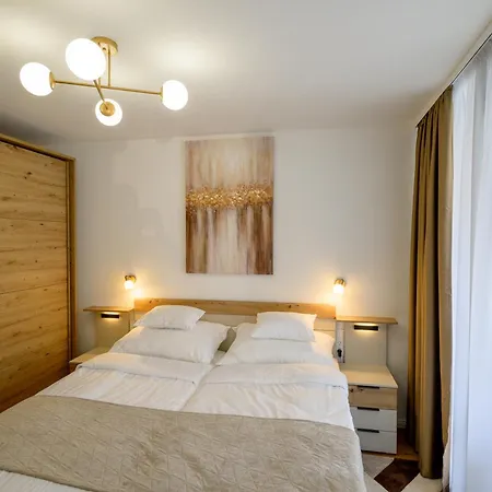 Czako Luxury Residence 8 - Breakfast & Free Private Parking ديبريتْسين