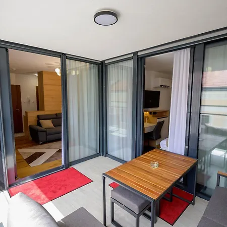 شقة Czako Luxury Residence 8 - Breakfast & Free Private Parking *