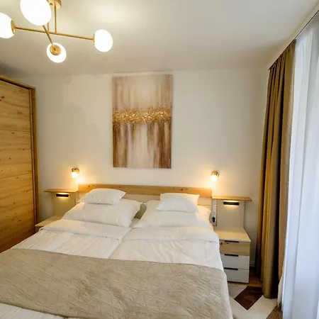 Czako Luxury Residence 8 - Breakfast & Free Private Parking شقة
