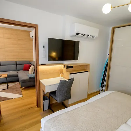 شقة Czako Luxury Residence 8 - Breakfast & Free Private Parking