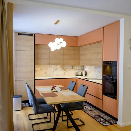 Czako Luxury Residence 8 - Breakfast & Free Private Parking ديبريتْسين