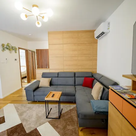Czako Luxury Residence 8 - Breakfast & Free Private Parking * ديبريتْسين