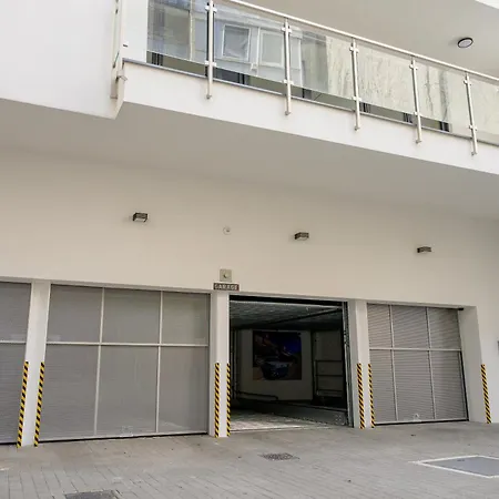 Czako Luxury Residence 8 - Breakfast & Free Private Parking شقة ديبريتْسين