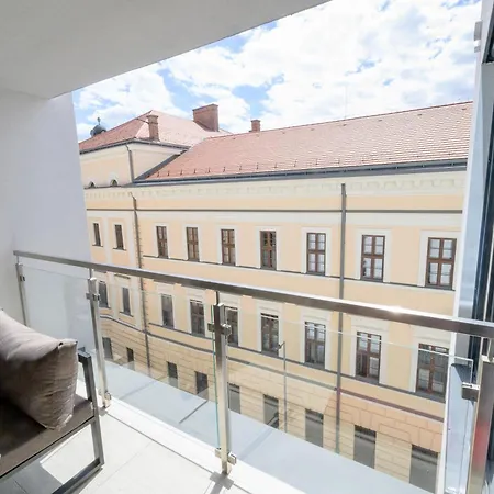 Czako Luxury Residence 8 - Breakfast & Free Private Parking